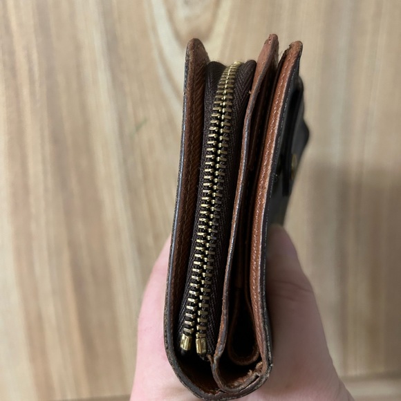 Louis Vuitton Monogram Compact Zip Bifold Wallet listing updated - Picture 5 of 17